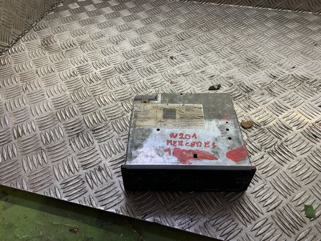 bontott MERCEDES-BENZ 190 Rádió / CD