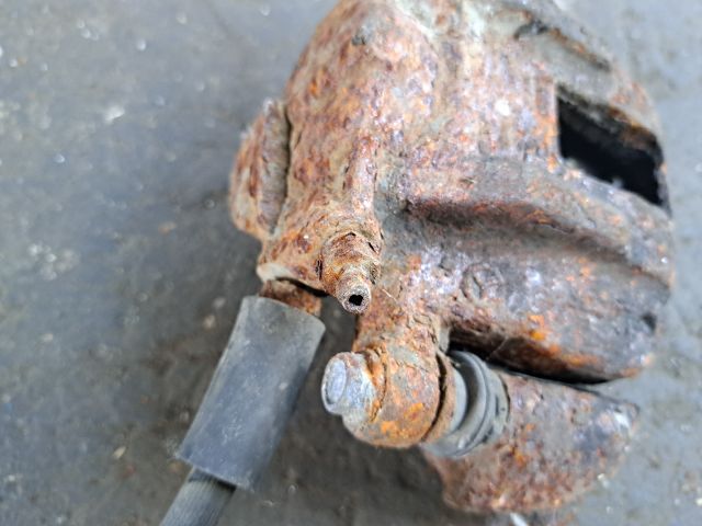 bontott MERCEDES-BENZ A-CLASS Bal első Féknyereg Munkahengerrel