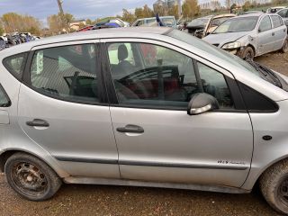 bontott MERCEDES-BENZ A-CLASS Jobb első Csonkállvány Kerékaggyal