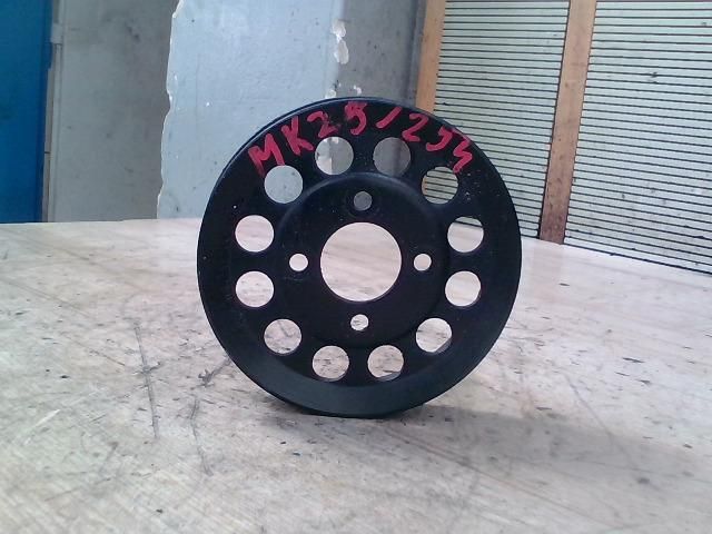 bontott MERCEDES-BENZ A-CLASS Vízpumpa Szíjtárcsa