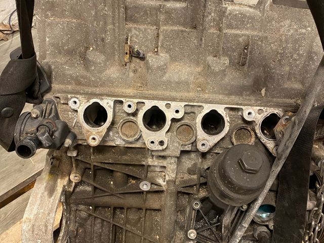bontott MERCEDES-BENZ A-CLASS Motor (Fűzött blokk hengerfejjel)