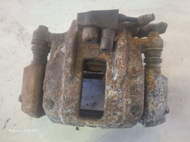 bontott MERCEDES-BENZ A-CLASS Jobb első Féknyereg Munkahengerrel