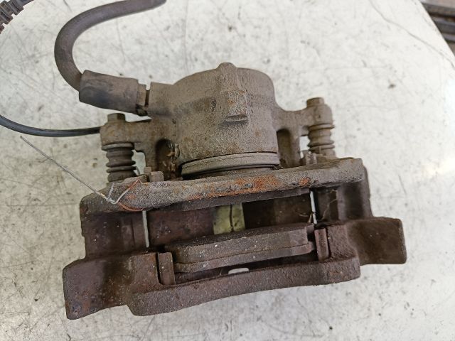 bontott MERCEDES-BENZ A-CLASS Jobb első Féknyereg Munkahengerrel