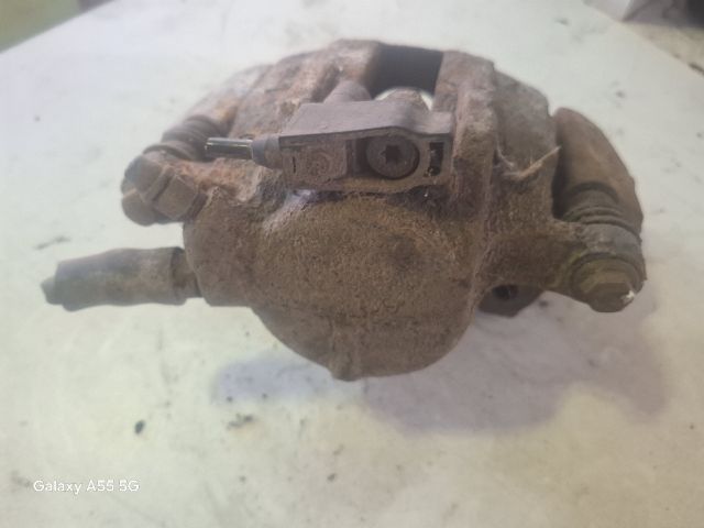 bontott MERCEDES-BENZ A-CLASS Jobb első Féknyereg Munkahengerrel