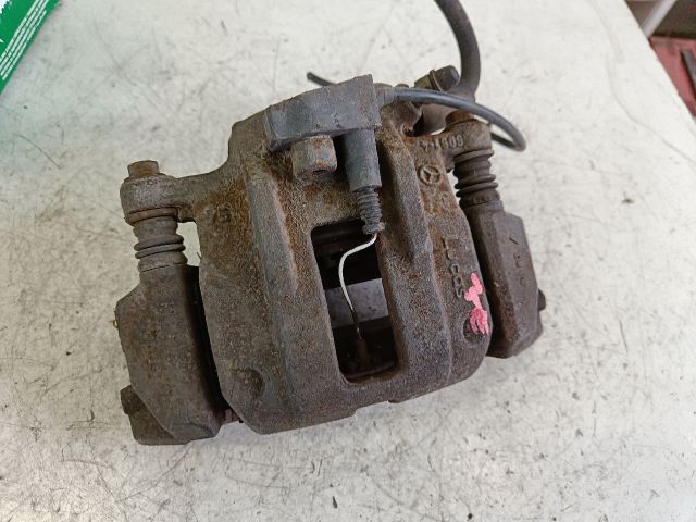 bontott MERCEDES-BENZ A-CLASS Jobb első Féknyereg Munkahengerrel