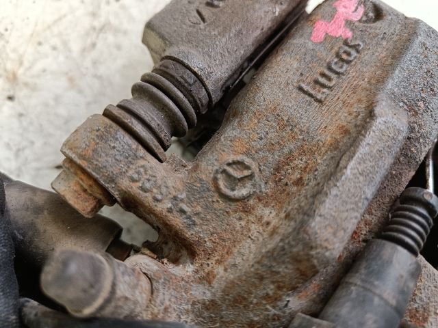 bontott MERCEDES-BENZ A-CLASS Jobb első Féknyereg Munkahengerrel