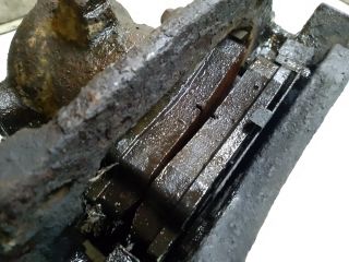 bontott MERCEDES-BENZ A-CLASS Jobb első Féknyereg Munkahengerrel