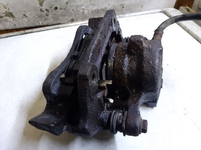 bontott MERCEDES-BENZ A-CLASS Jobb első Féknyereg Munkahengerrel