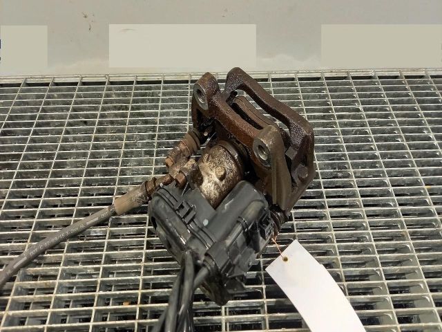 bontott MERCEDES-BENZ A-CLASS Jobb hátsó Féknyereg Munkahengerrel