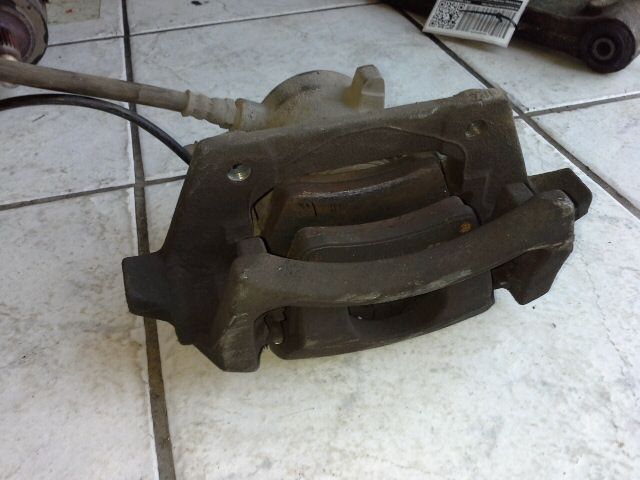 bontott MERCEDES-BENZ A-CLASS Bal első Féknyereg Munkahengerrel