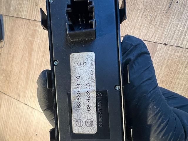 bontott MERCEDES-BENZ A-CLASS Ablakemelő Kapcsoló Négyes / Kettes