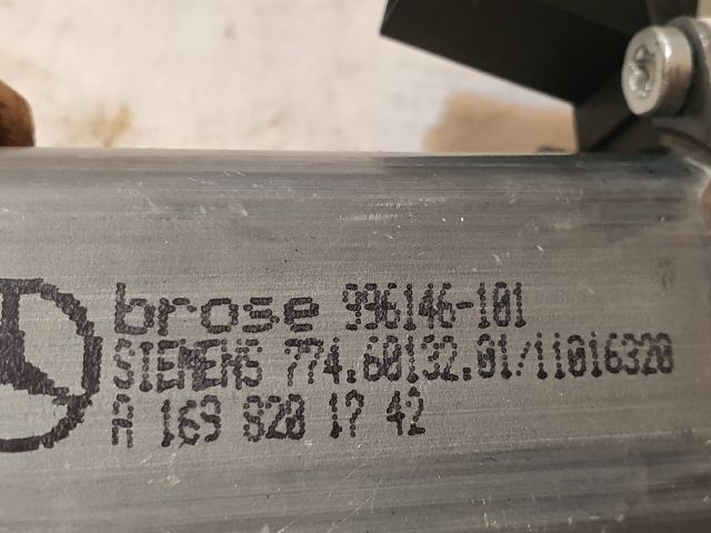 bontott MERCEDES-BENZ A-CLASS Bal első Ablakemelő Motor