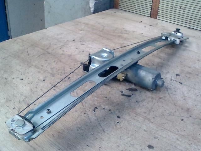 bontott MERCEDES-BENZ A-CLASS Bal első Ablakemelő Szerkezet (Elektromos)