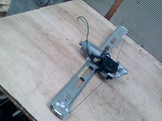 bontott MERCEDES-BENZ A-CLASS Bal első Ablakemelő Szerkezet (Elektromos)