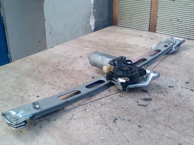 bontott MERCEDES-BENZ A-CLASS Bal első Ablakemelő Szerkezet (Elektromos)