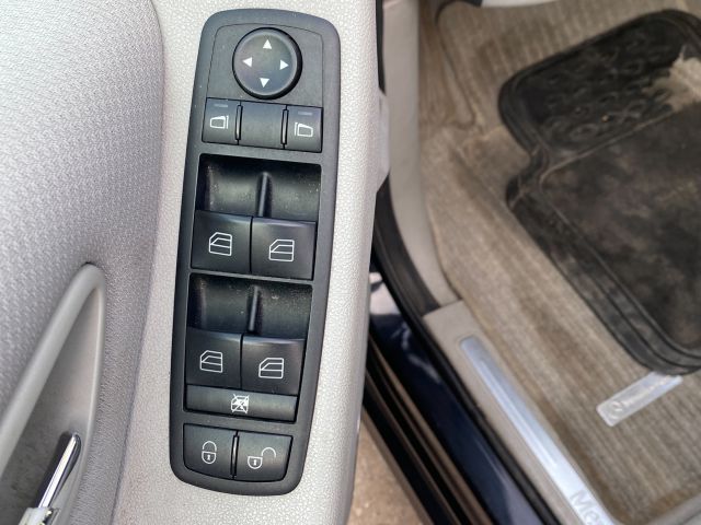 bontott MERCEDES-BENZ A-CLASS Bal első Ajtó Kárpit