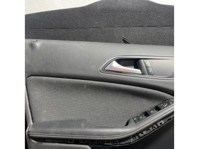 bontott MERCEDES-BENZ A-CLASS Bal első Ajtó Kárpit