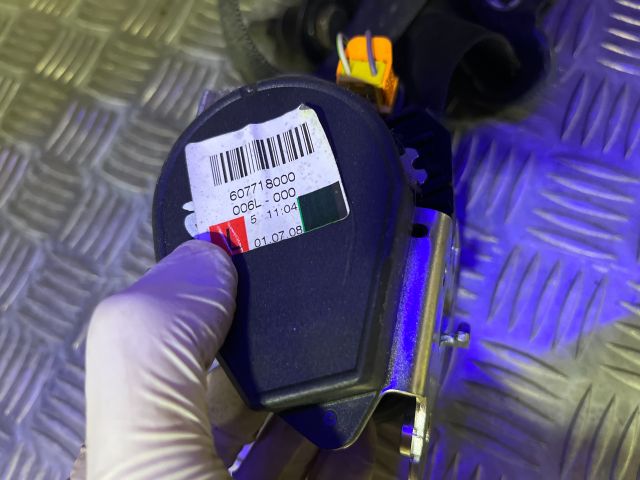 bontott MERCEDES-BENZ A-CLASS Bal első Biztonsági Öv