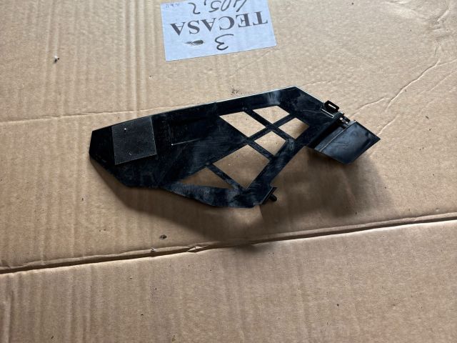 bontott MERCEDES-BENZ A-CLASS Bal első Oldal Lökhárító Tartó (Műanyag)