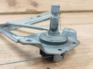 bontott MERCEDES-BENZ A-CLASS Bal hátsó Ablakemelő Szerkezet (Mechanikus)