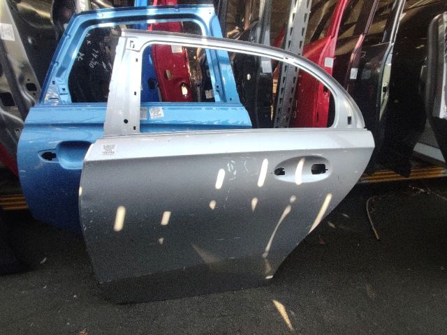 bontott MERCEDES-BENZ A-CLASS Bal hátsó Ajtó (Üres lemez)