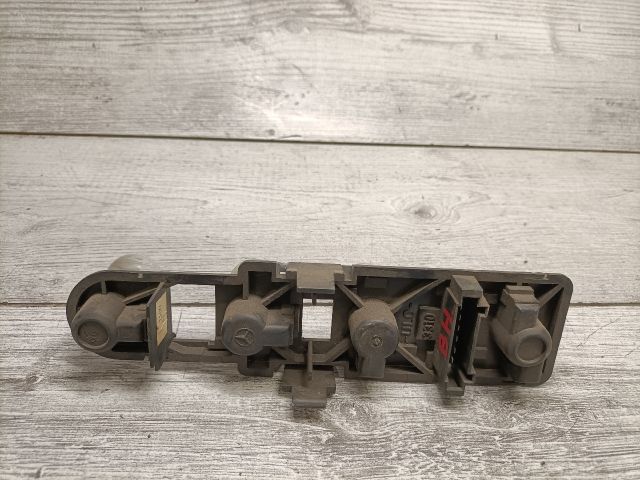 bontott MERCEDES-BENZ A-CLASS Bal Hátsó Lámpa Foglalat