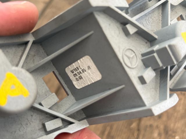 bontott MERCEDES-BENZ A-CLASS Bal Hátsó Lámpa Foglalat