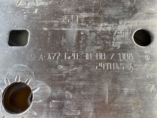 bontott MERCEDES-BENZ A-CLASS Bal Lökhárító Tartó Nyúlványvég