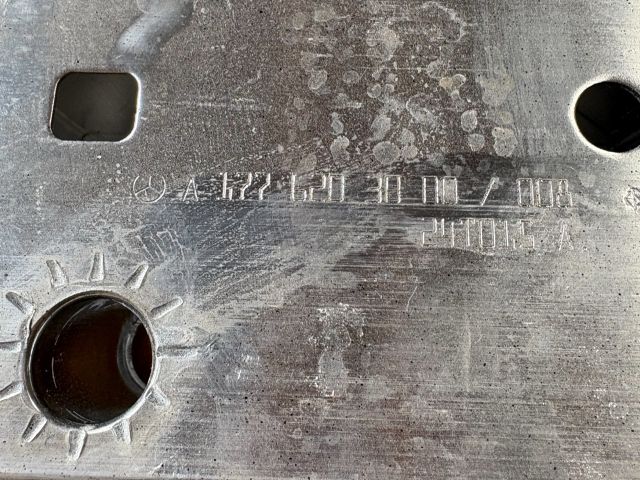 bontott MERCEDES-BENZ A-CLASS Bal Lökhárító Tartó Nyúlványvég