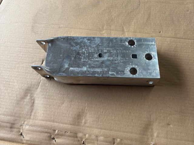 bontott MERCEDES-BENZ A-CLASS Bal Lökhárító Tartó Nyúlványvég