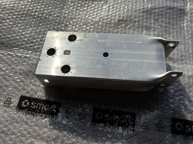 bontott MERCEDES-BENZ A-CLASS Bal Lökhárító Tartó Nyúlványvég