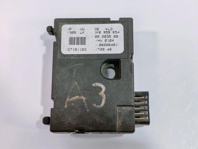 bontott MERCEDES-BENZ A-CLASS Csomagtér Roló