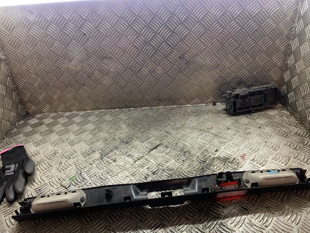 bontott MERCEDES-BENZ A-CLASS Csomagtérajtó Burkolat (Részeivel)