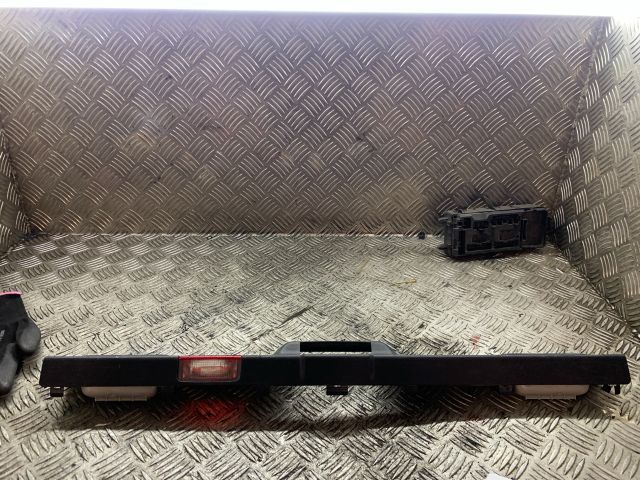 bontott MERCEDES-BENZ A-CLASS Csomagtérajtó Burkolat (Részeivel)