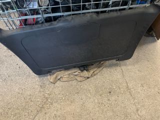 bontott MERCEDES-BENZ A-CLASS Csomagtérajtó Burkolat (Részeivel)