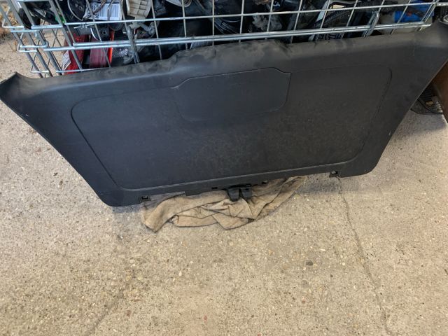 bontott MERCEDES-BENZ A-CLASS Csomagtérajtó Burkolat (Részeivel)