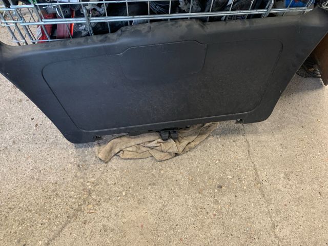 bontott MERCEDES-BENZ A-CLASS Csomagtérajtó Burkolat (Részeivel)