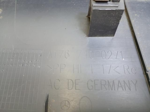 bontott MERCEDES-BENZ A-CLASS Csomagtérajtó Díszléc