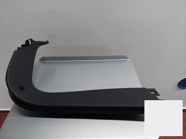 bontott MERCEDES-BENZ A-CLASS Csomagtérajtó Díszléc