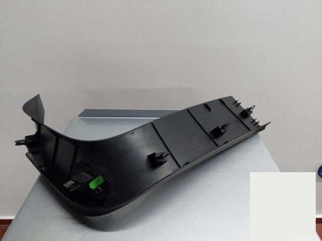 bontott MERCEDES-BENZ A-CLASS Csomagtérajtó Díszléc