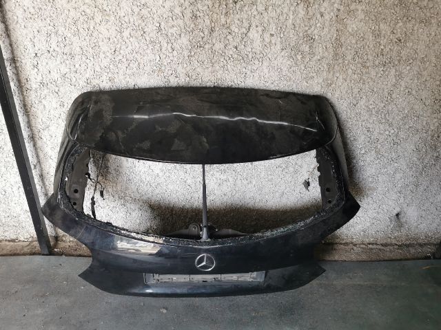 bontott MERCEDES-BENZ A-CLASS Csomagtérajtó (Részeivel)