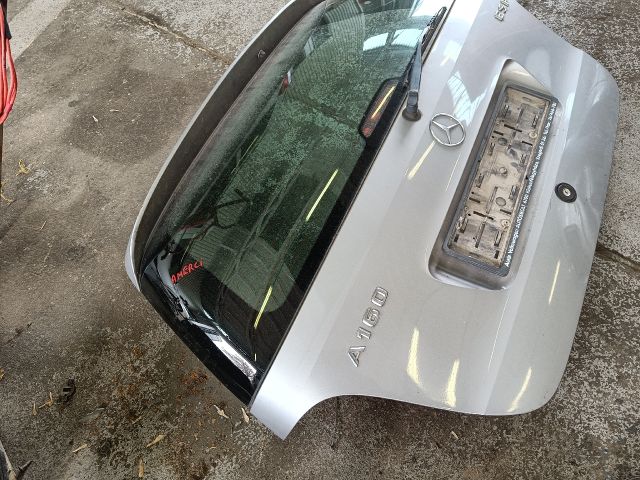 bontott MERCEDES-BENZ A-CLASS Csomagtérajtó (Részeivel)