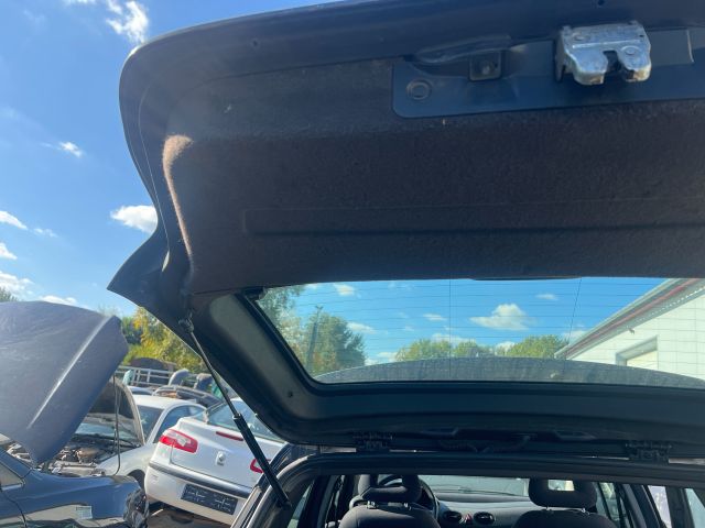 bontott MERCEDES-BENZ A-CLASS Csomagtérajtó (Üres lemez)