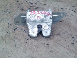 bontott MERCEDES-BENZ A-CLASS Csomagtérajtó Zárszerkezet