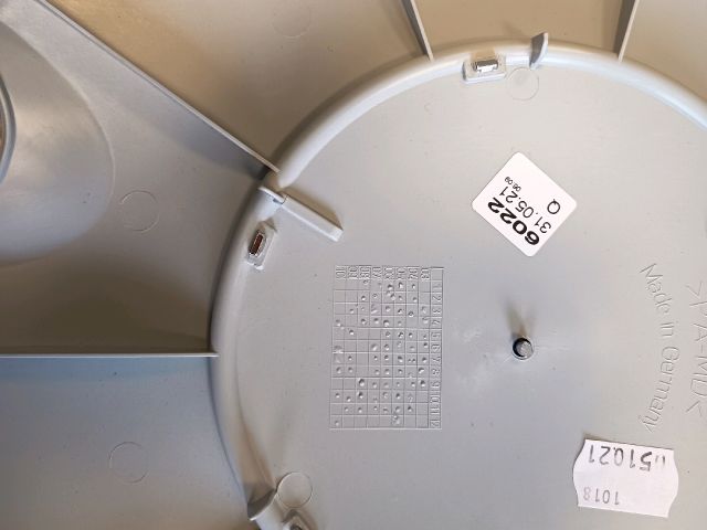 bontott MERCEDES-BENZ A-CLASS Dísztárcsa (1 db)