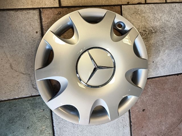 bontott MERCEDES-BENZ A-CLASS Dísztárcsa (1 db)