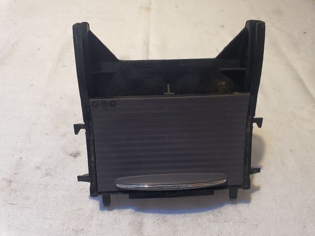 bontott MERCEDES-BENZ A-CLASS Első Hamutartó