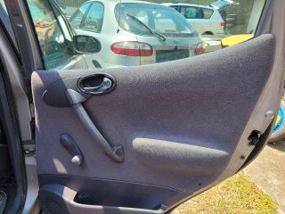 bontott MERCEDES-BENZ A-CLASS Első Hamutartó