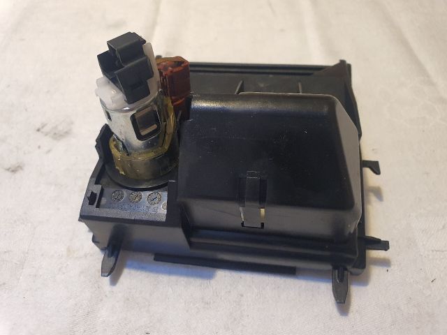 bontott MERCEDES-BENZ A-CLASS Első Hamutartó