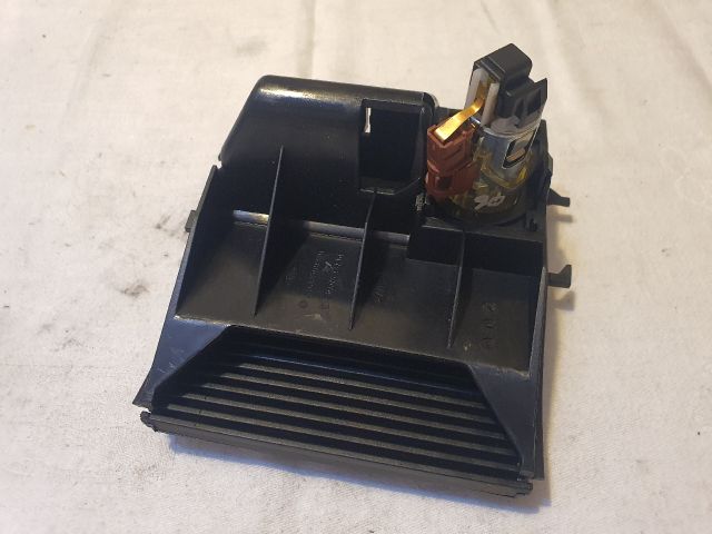 bontott MERCEDES-BENZ A-CLASS Első Hamutartó